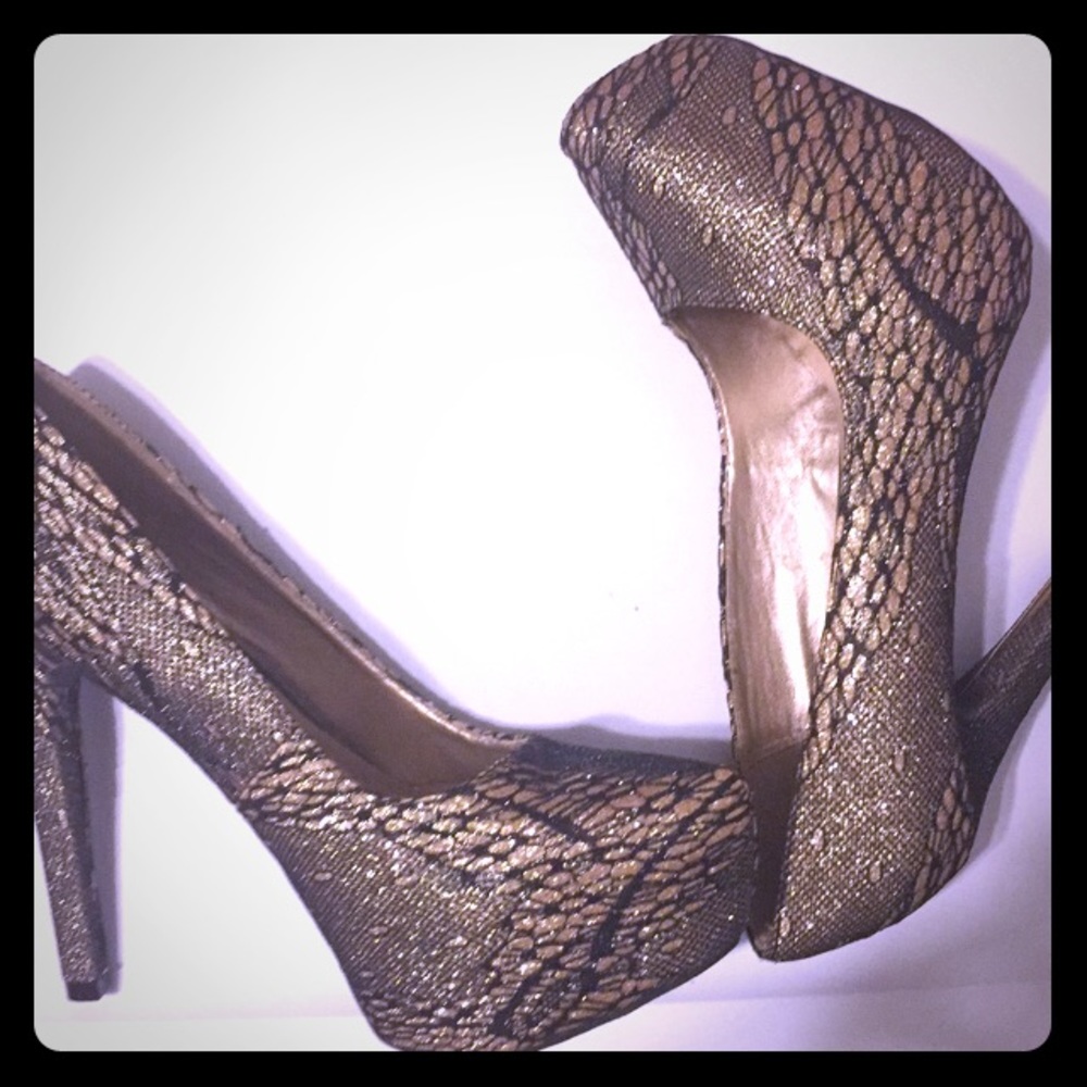 Charlotte Russe Pumps